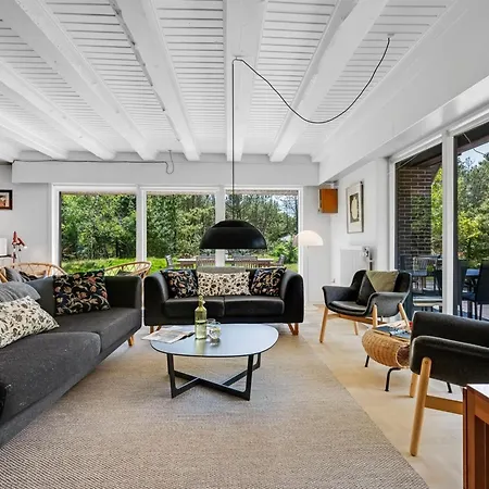 Akeleje - 900m From The Sea By Interhome בית נופש בלבאנד